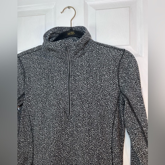 Lululemon Extra Mile 1/2 Zip Reflective Heathered Black pullover, Size 6 - Picture 2 of 8